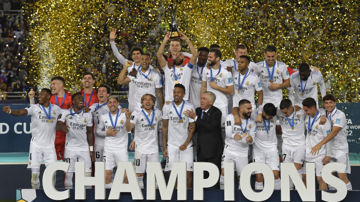 Real Madrid tiene 5 Mundial de clubes y 3 intercontinentales.