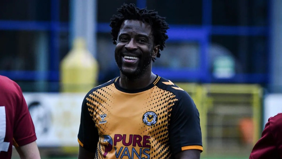 Wilfried Bony delantero africano.