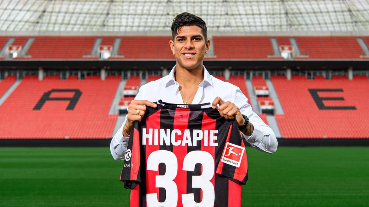 Piero Hincapié renovó con el Bayer Leverkusen alemán por cuatro años más.