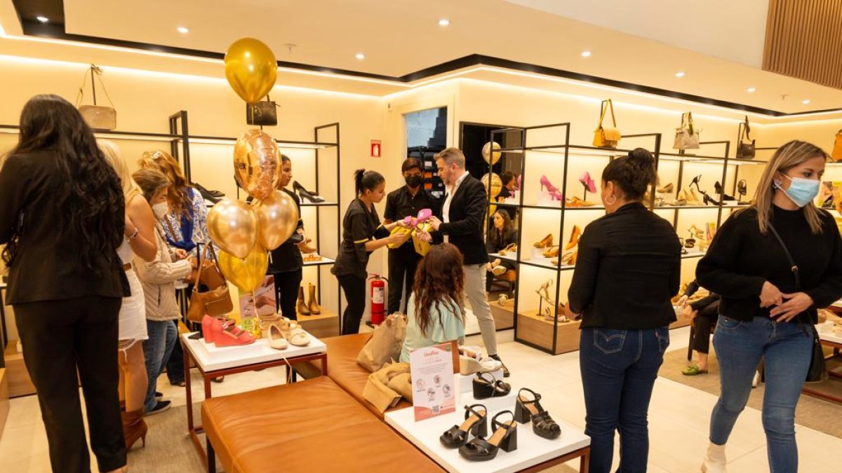 La empresa de origen brasileño abrió sus puertas en Quito.