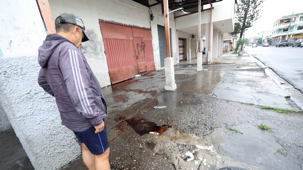 Hecho. En la vereda donde fueron asesinadas las víctimas aún se observan los rastros del ataque a bala.