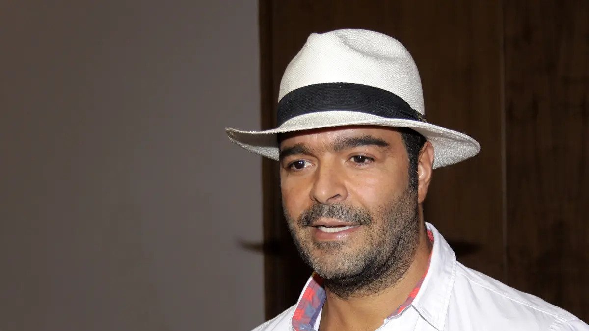 Pablo Montero es un actor y cantante mexicano cuya vida no ha estado ajena de escándalos y controversias.