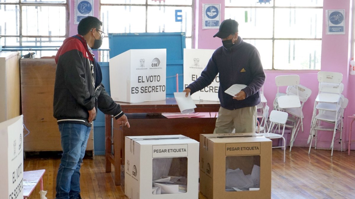 Según los resultados preliminares, el 'No' se impondría al 'Sí' en todas las preguntas, pero se han presentado reclamos e inconsistencias.