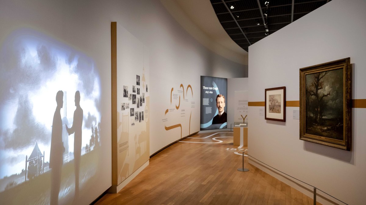 Exhibición. Un ala del museo en Ámsterdam, con obras de Van Gogh.
