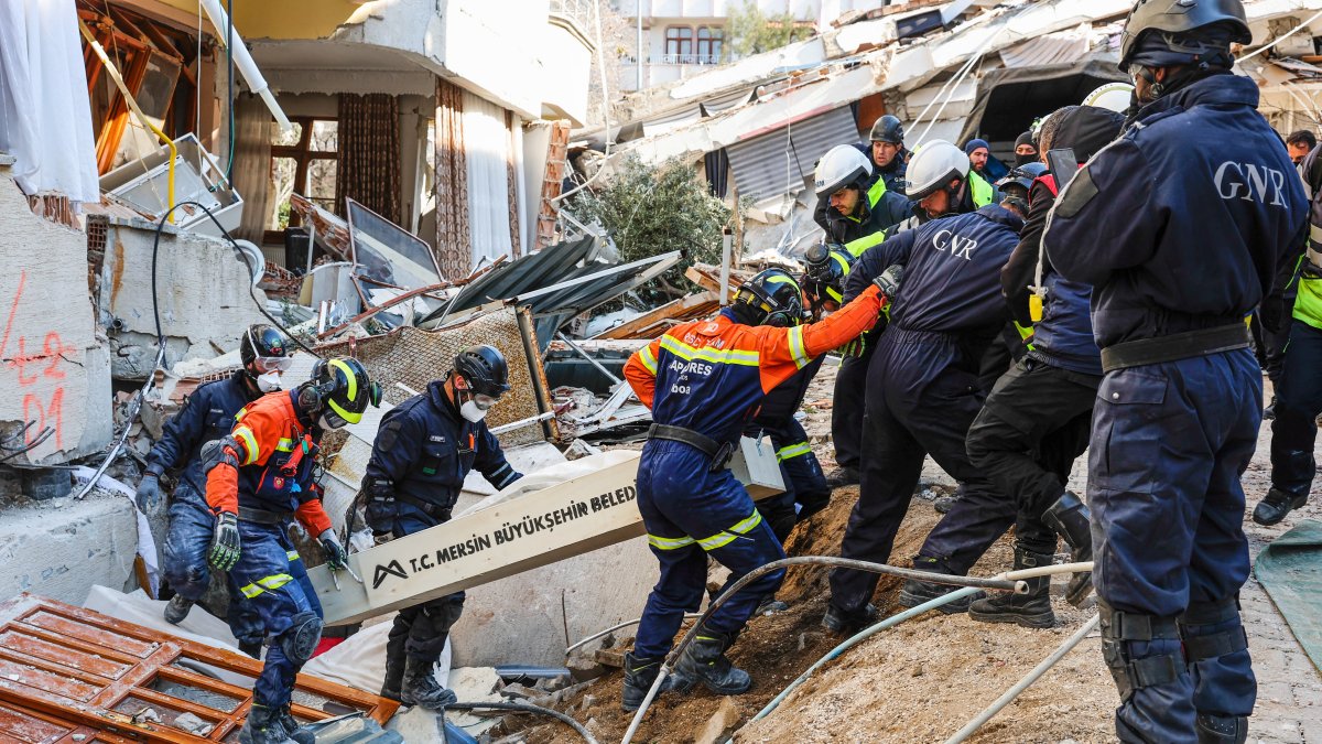 El trabajo de los rescatistas es difícil pero no impisible