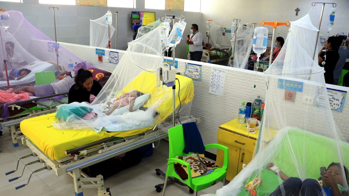Vista hoy martes 14 de febrero de una de las salas del Hospital del Niño en Santa Cruz (Bolivia).