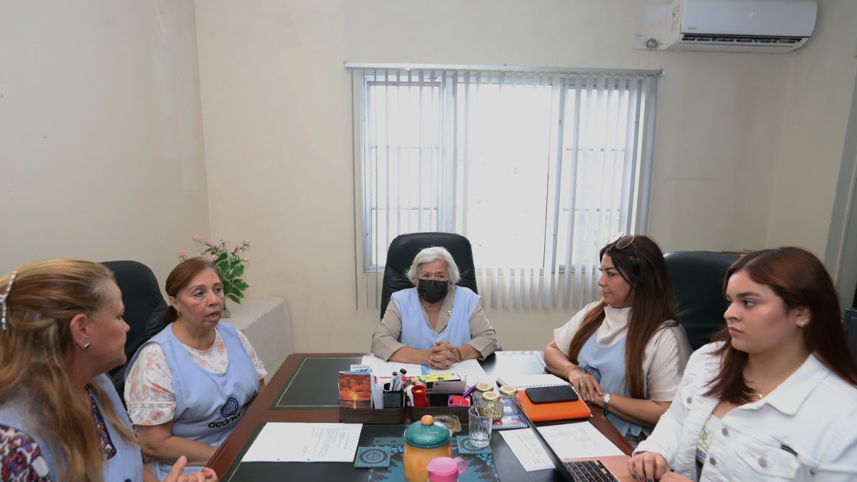 Actividad. Parte del directorio de Acorvol se reúne para coordinar lo que será el evento de este jueves 16.