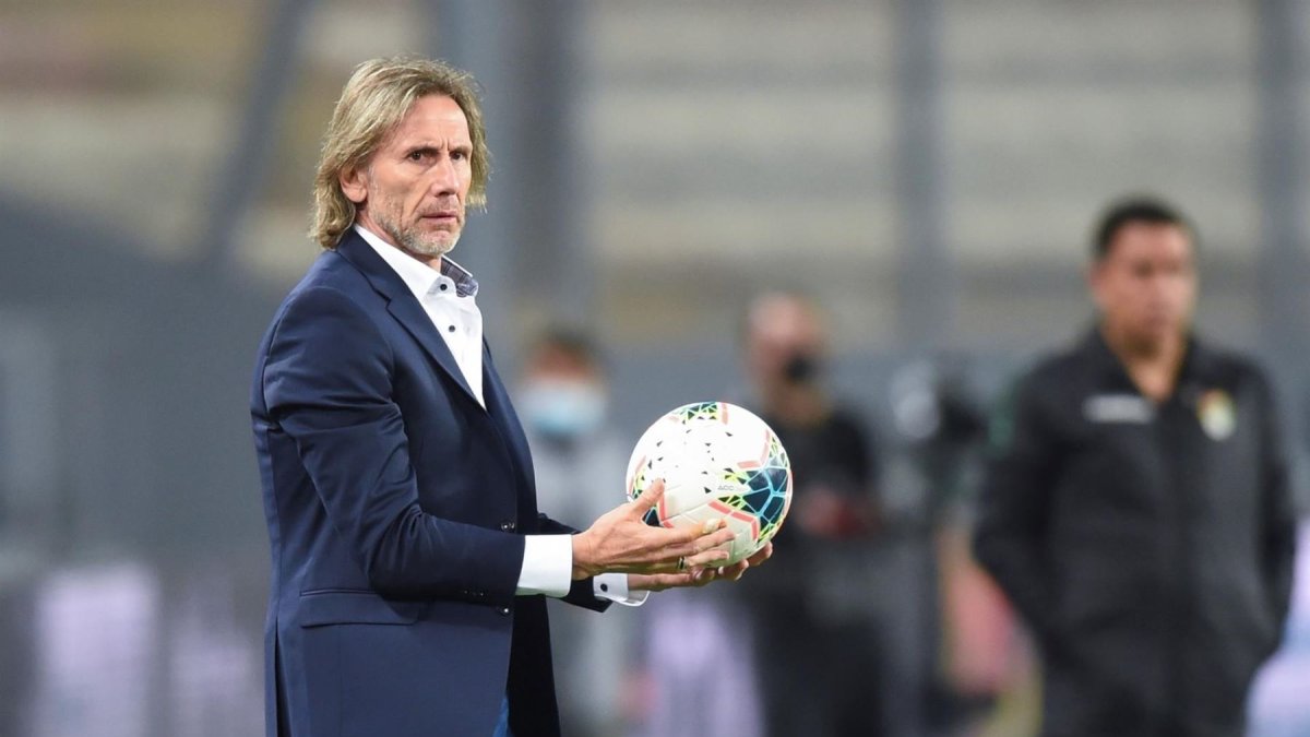 Ricardo Gareca se promociona con fuerza para asumir el banquillo de la Tricolor. El Tigre tiene la experiencia de haber dirigido a Perú en las dos últimas eliminatorias mundialistas.