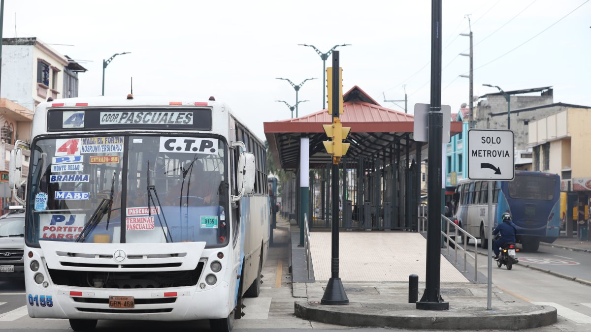 Sector. La Troncal 4 de la Metrovía, cuya inversión es de 16 millones de dólares, recorre avenidas, como la Portete, donde circulan actualmente algunas líneas de buses urbanos.