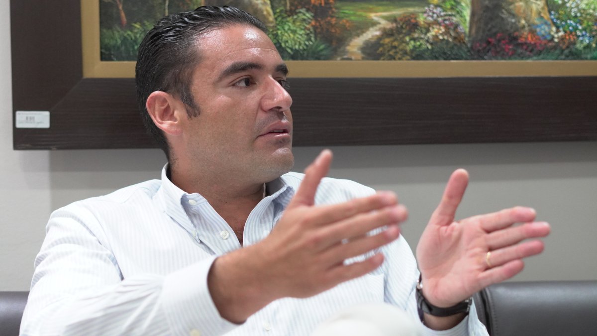 Juan José Yúnez es ingeniero en Ciencias Empresariales, graduado en la Universidad Espíritu Santo y emprendedor agroindustrial.