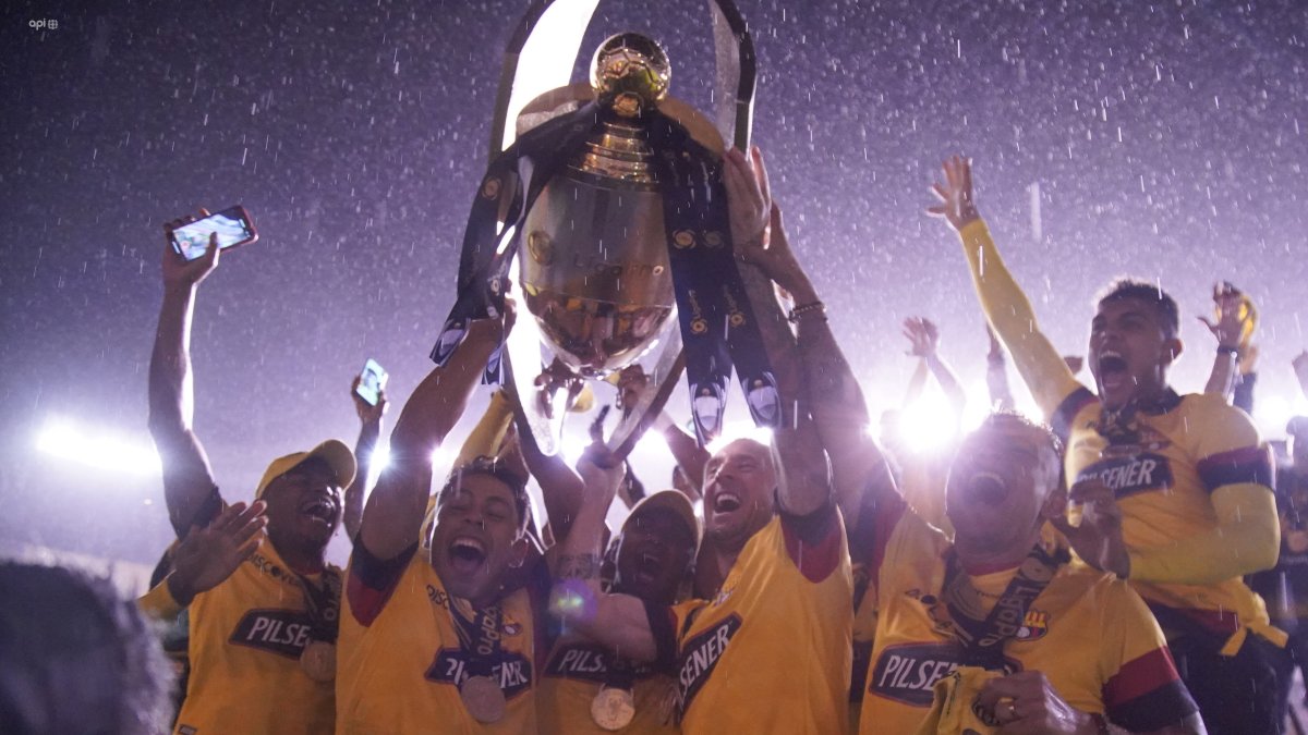 Barcelona, en 2020, fue el último club guayaquileño en levantar un título.