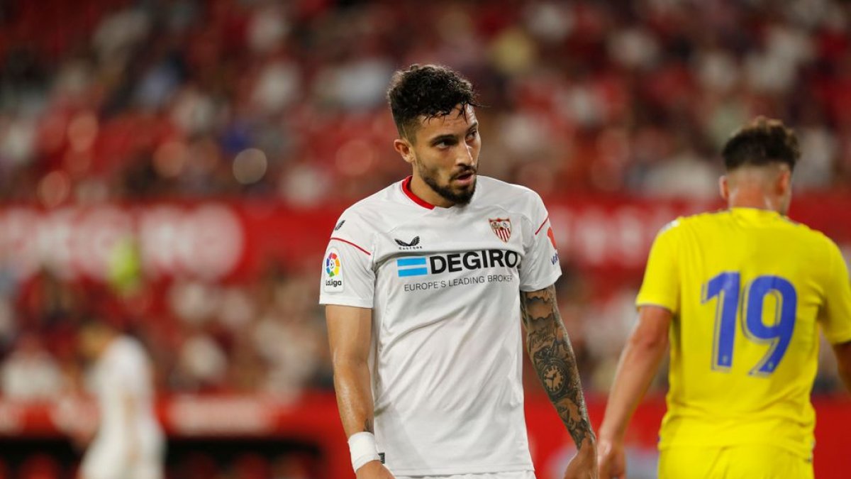 Alex Telles, lateral brasileño que milita en el Sevilla de España.