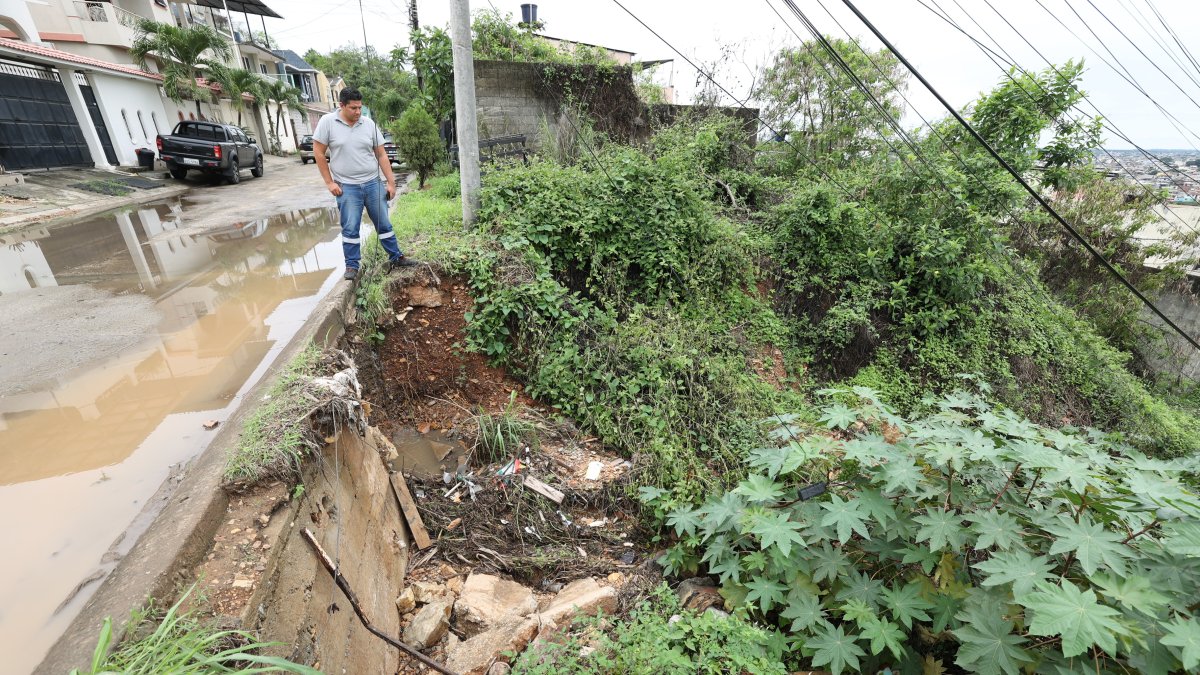Riesgo. En Bellavista, la tierra está cediendo cada vez más.