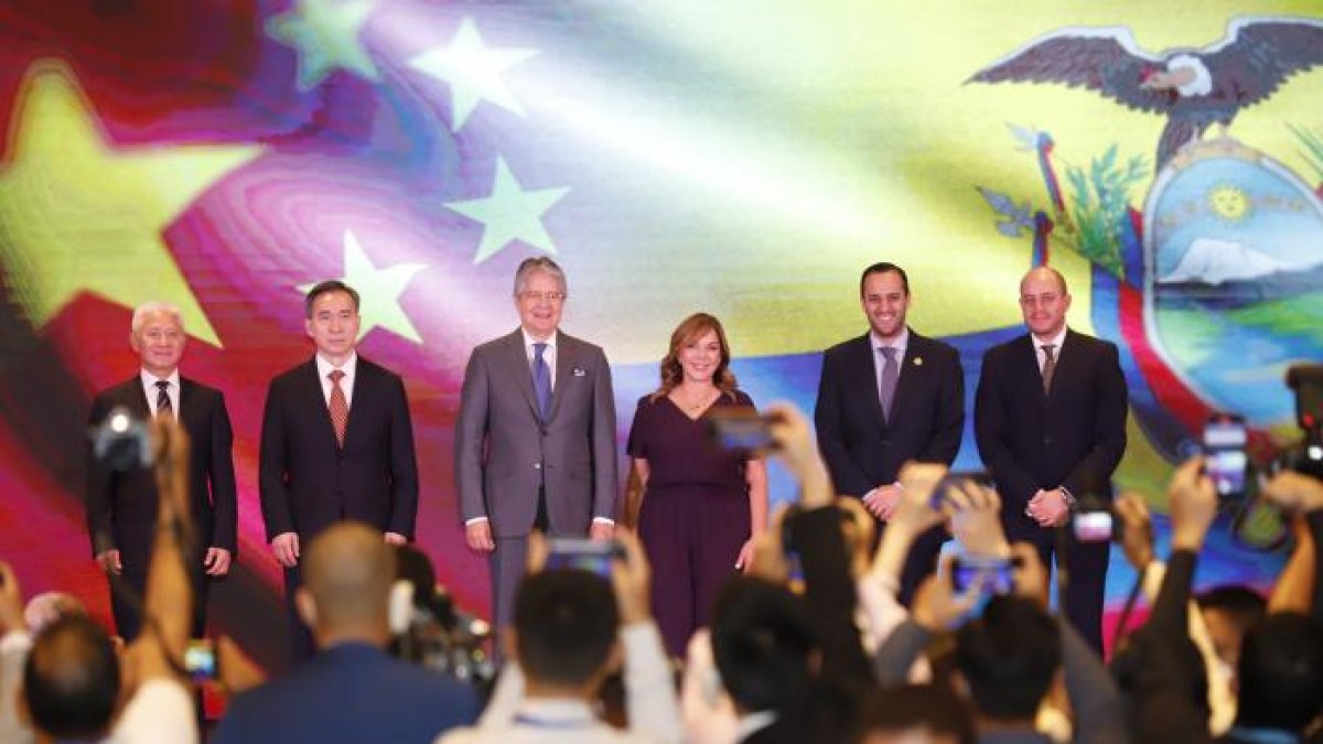 Autoridades de ambos países, en la inauguración de una cumbre comercial, celebrada en diciembre del año pasado.