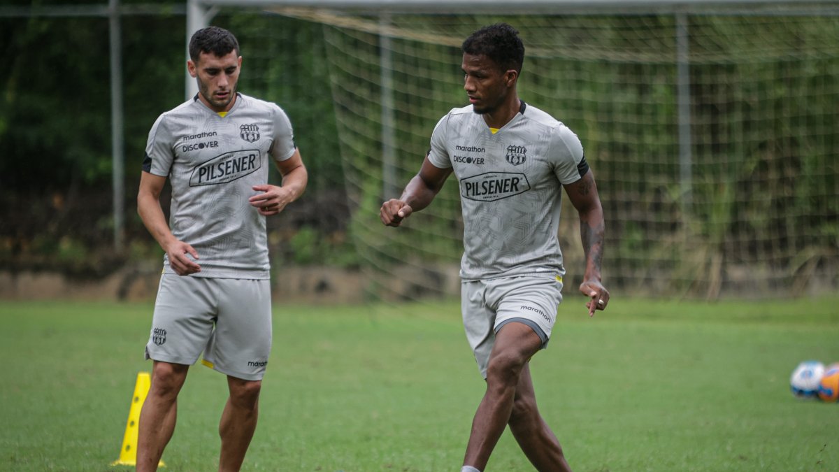 Darío Aimar llega a Aucas, tras militar en Barcelona durante siete temporadas.
