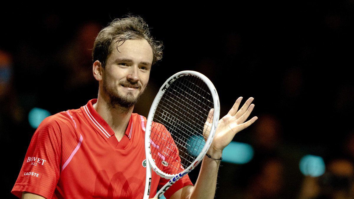 Daniil Medvedev , de Rusia, festeja su victoria frente a Grigor Dimitrov,  de Bulgaria. 