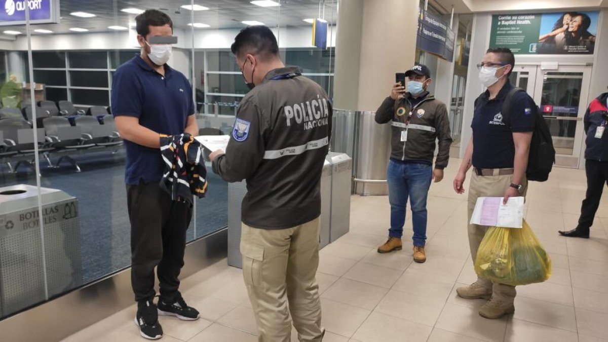 La Policía Nacional de Ecuador y Perú, junto a la Interpol, participaron del operativo de captura.