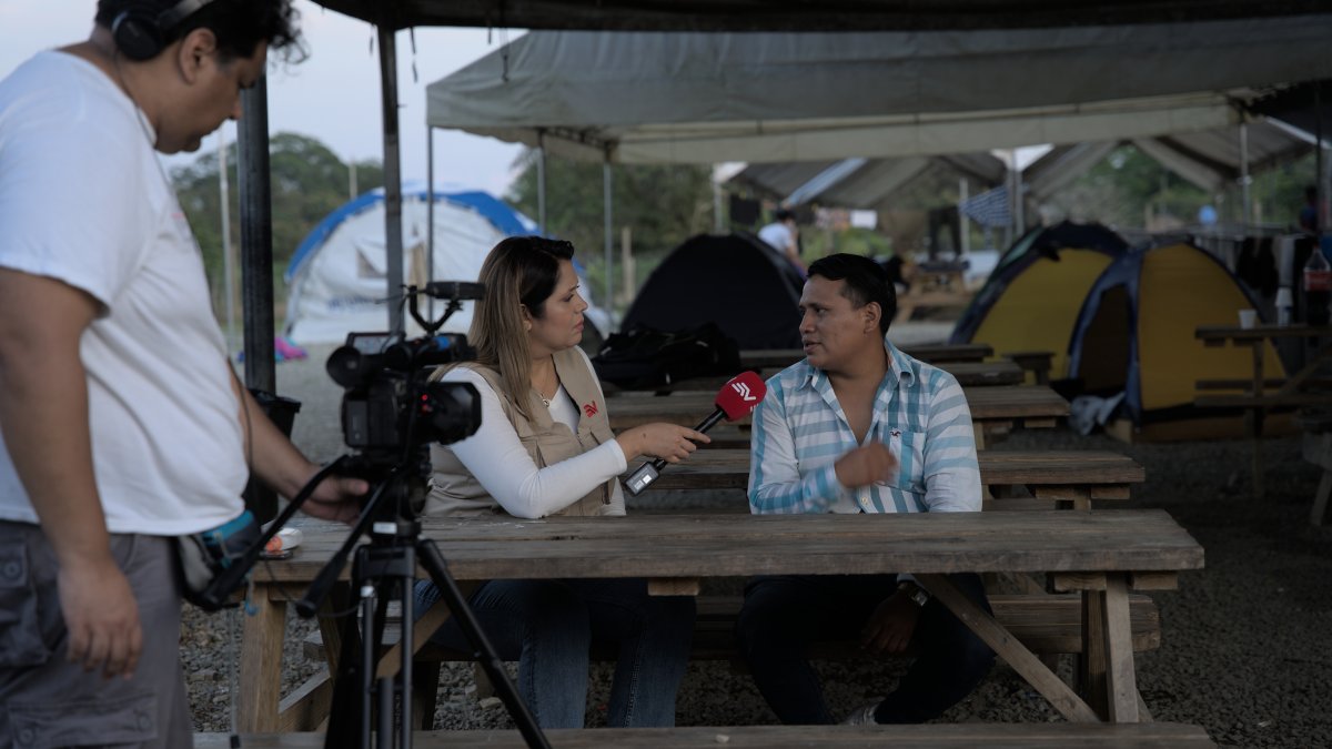 Antes de iniciar el viaje, la periodista se enfermó producto de la tensión. Sabía, además, que la comunicación con su hija sería inconstante.
