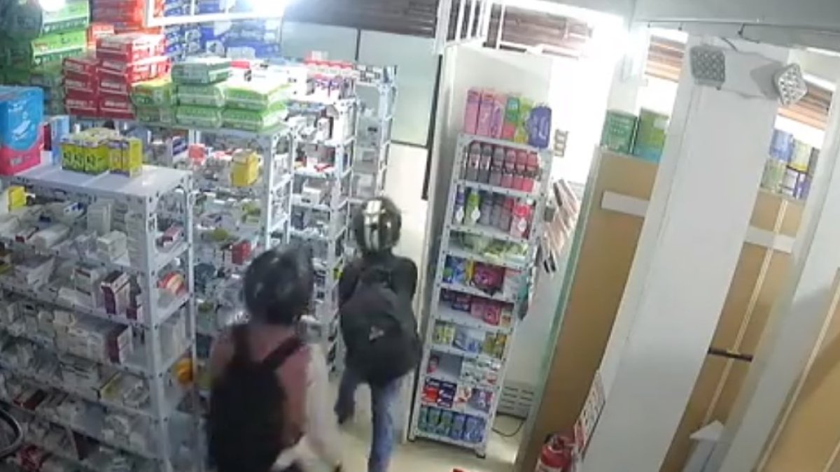 Quito. La motocicleta en la que robaban fue incinerada por la muchedumbre