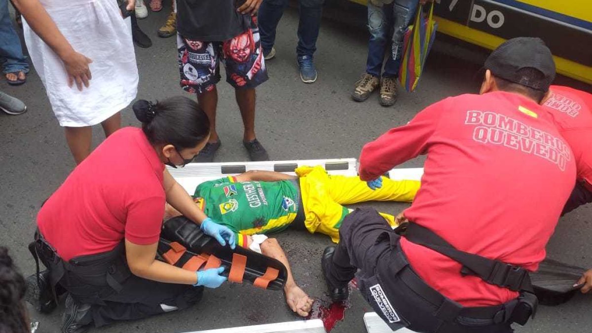 Accidente. El suceso ocurrió en Bolívar y Décima, centro de Quevedo.
