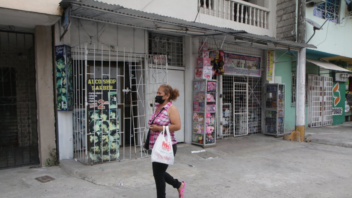 La mayoría de los negocios asentados en la ciudadela Los Tulipanes ha sido presa del hampa.