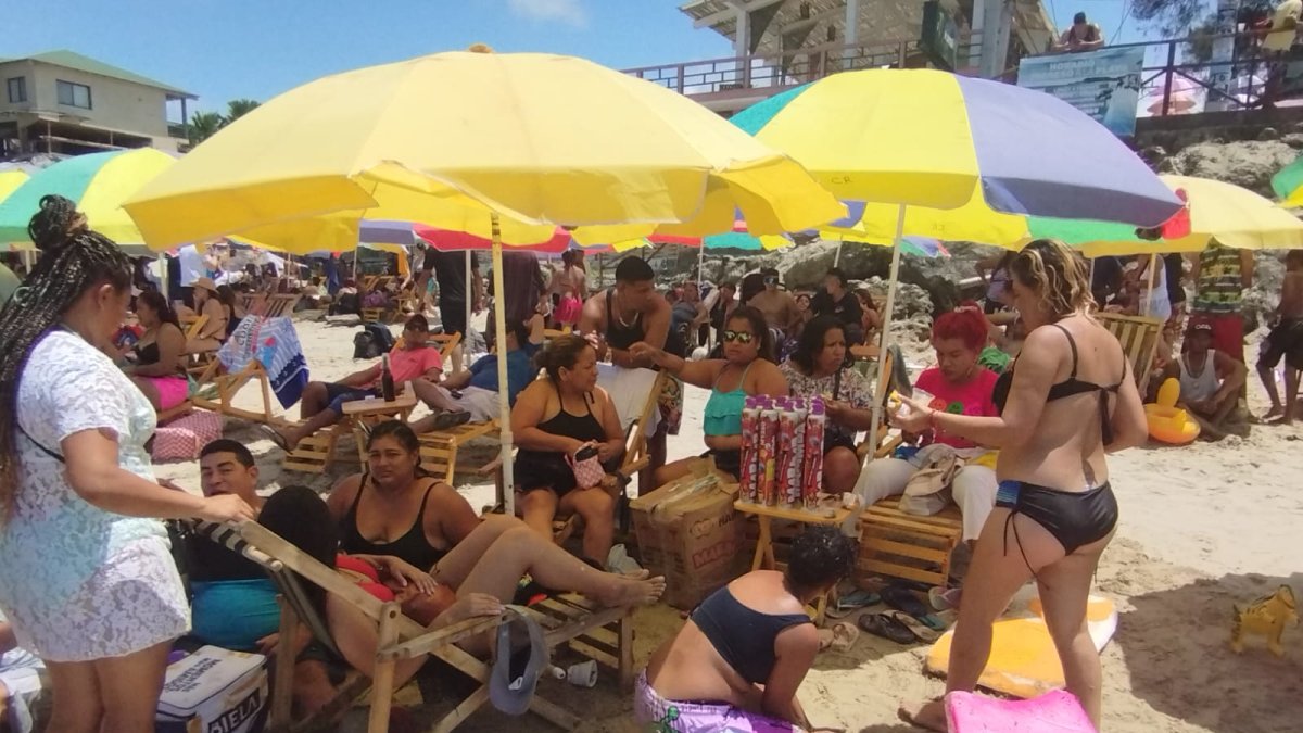 Montañita es otra vez uno de los balnearios más concurridos en este feriado.