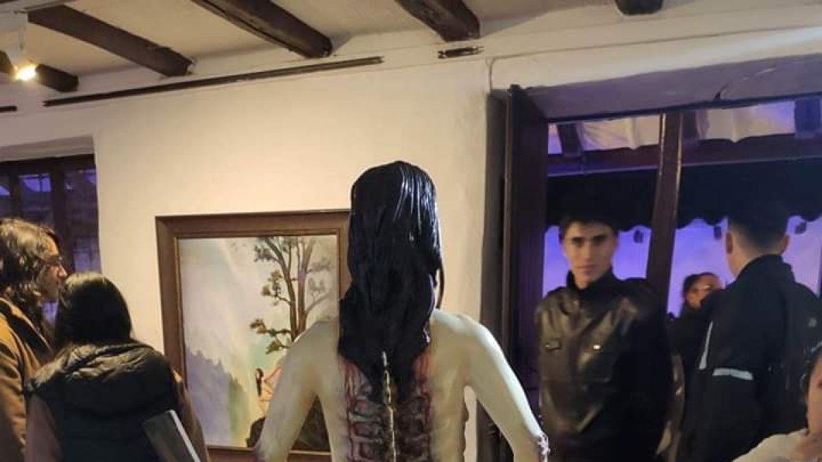 Cuenca. Una de las polémicas esculturas de Moscoso.