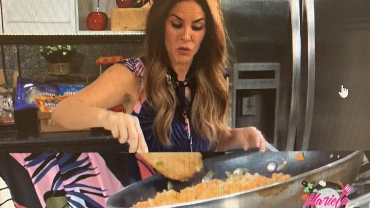 La exasambleísta preparó un pastel de papa relleno de carne de principio a fin.