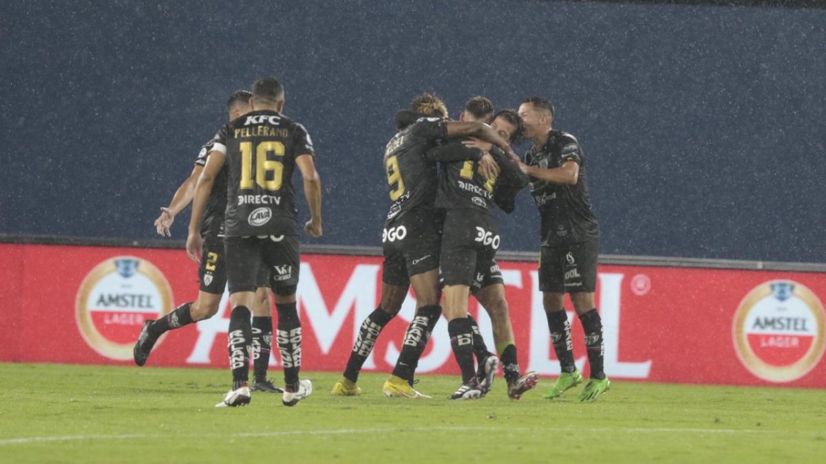 Los rayados se impusieron por 1-0 a Flamengo que tuvo al arquero Santos como figura. La revancha se jugará el martes 28 de febrero en Brasil.