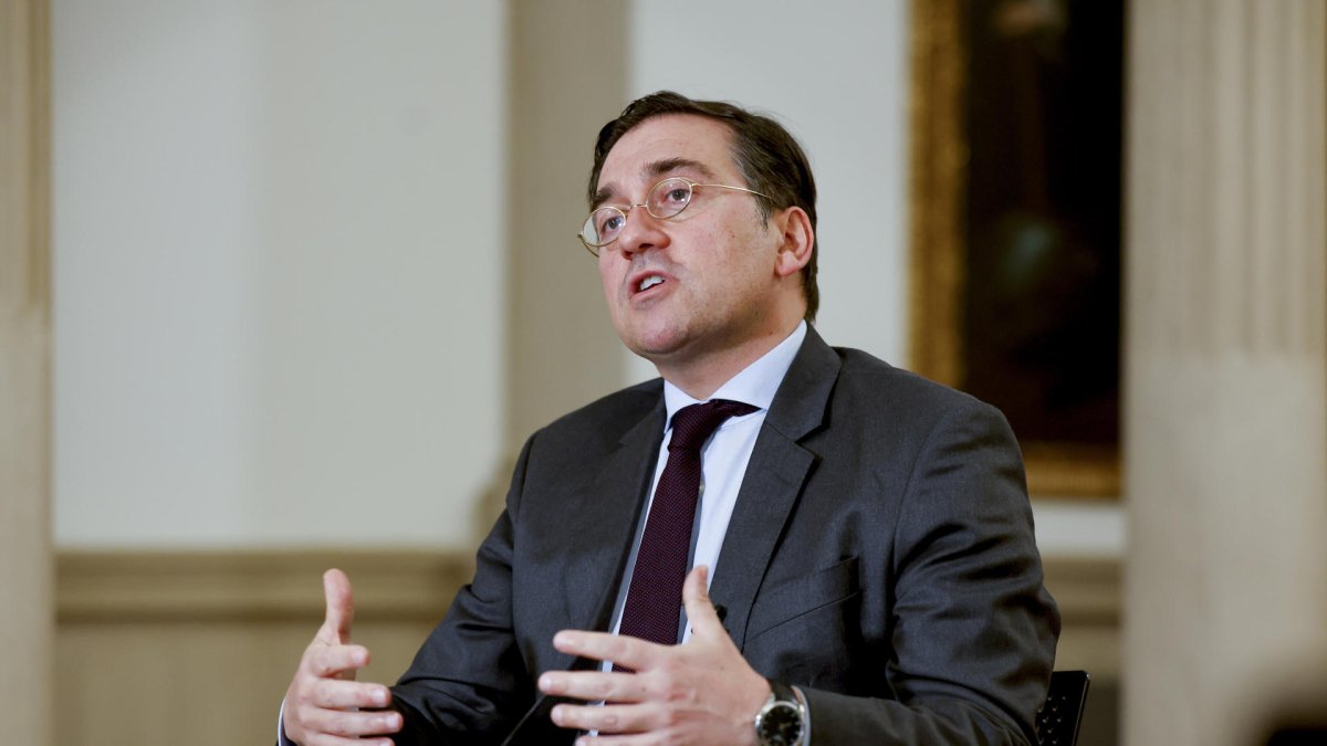 El ministro de Asuntos Exteriores, José Manuel Albares, en entrevista con Efe este miércoles.