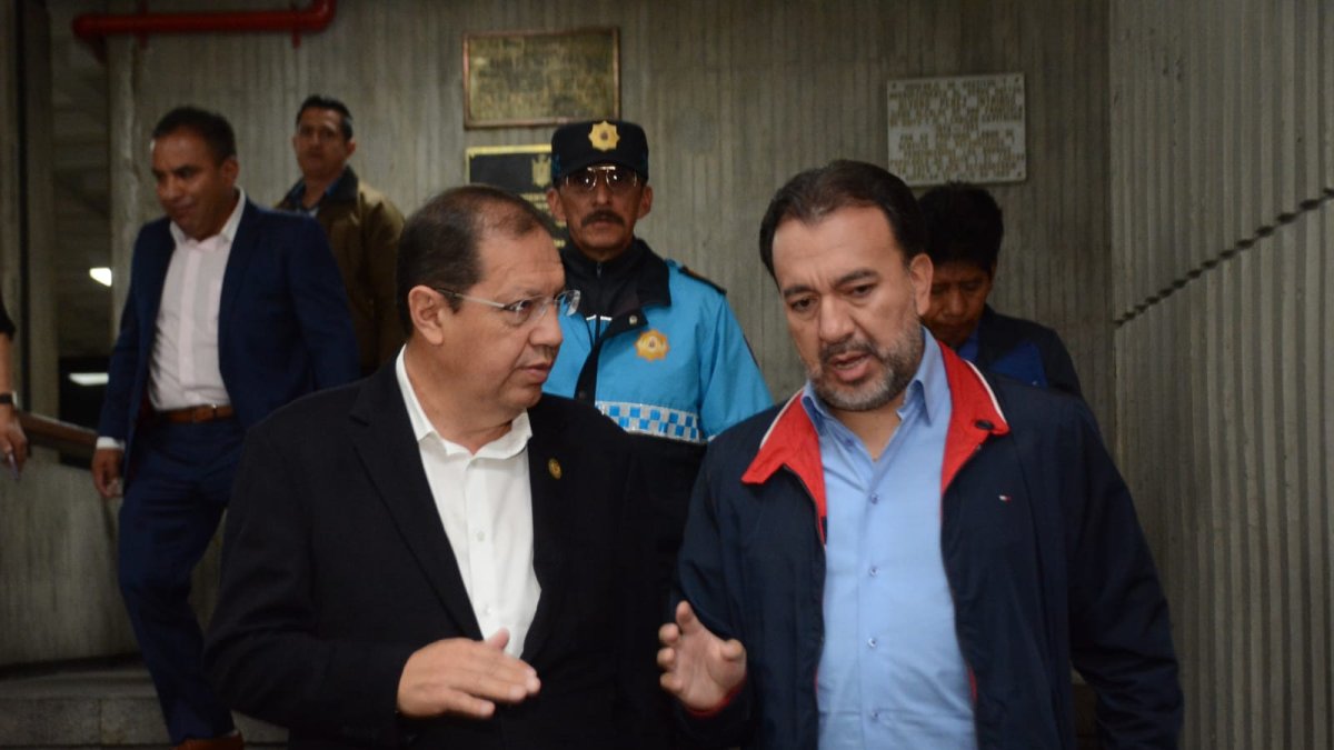 Previo al pronunciamiento oficial hubo una reunión privada entre Santiago Guarderas y Pabel Muñoz.