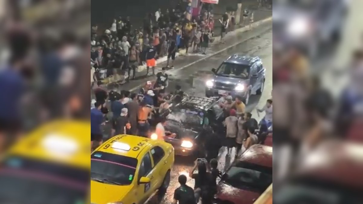 En el malecón de Salinas se registraron incidentes, durante el feriado.