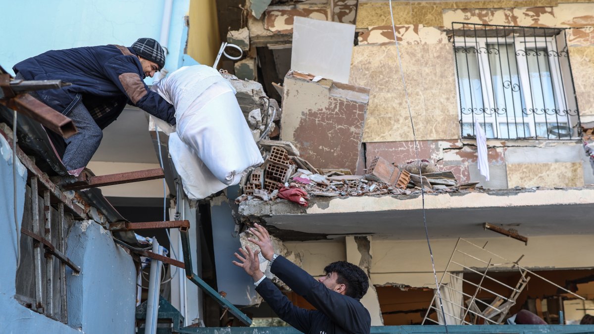 Las labores de rescate aún continúan, pero se hacen muy complicadas.