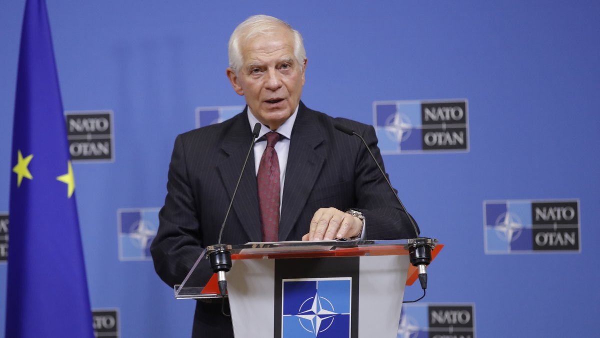 El Alto Representante de la UE para Asuntos Exteriores y Política de Seguridad, Josep Borrell, asiste a una rueda de prensa tras una reunión en la sede de la Alianza en Bruselas, Bélgica.