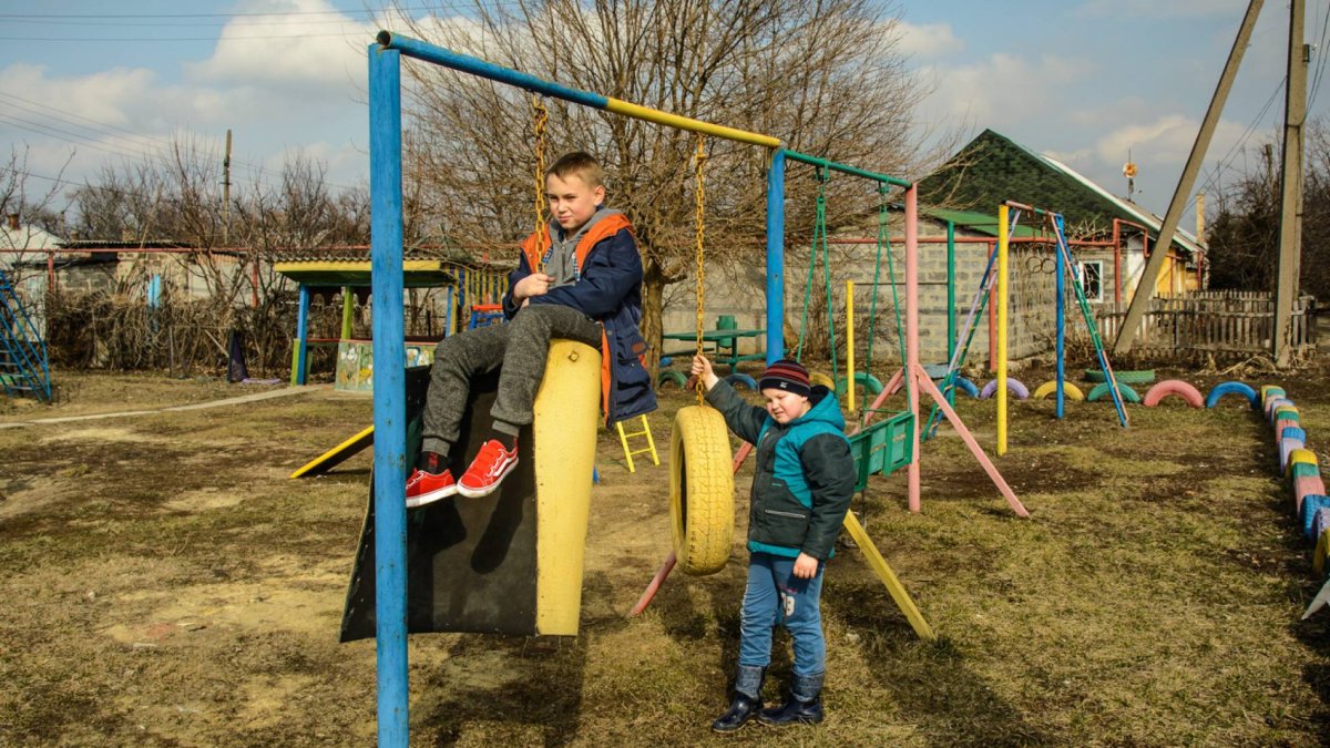 Según el Ministerio de Educación y Ciencia de Ucrania, 3.045 centros de enseñanza han resultado dañados por los bombardeos