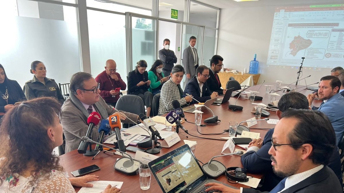 Obras. Legisladores solicitaron los avances realizados para la atención de las UPC, continúan estudios.