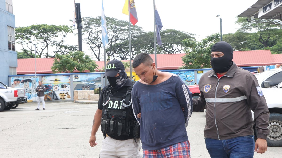 Detención. Uno de los detenidos vinculado al ataque de cuatro policías.