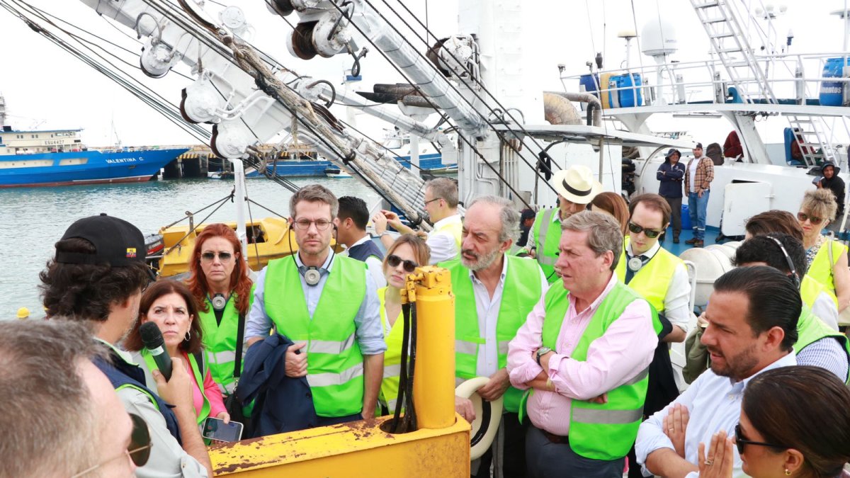 Los eurodiputados recorren la Terminal Portuaria de Manta.