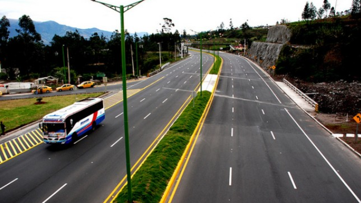 El Gobierno busca impulsar la economía con más inversión pública.