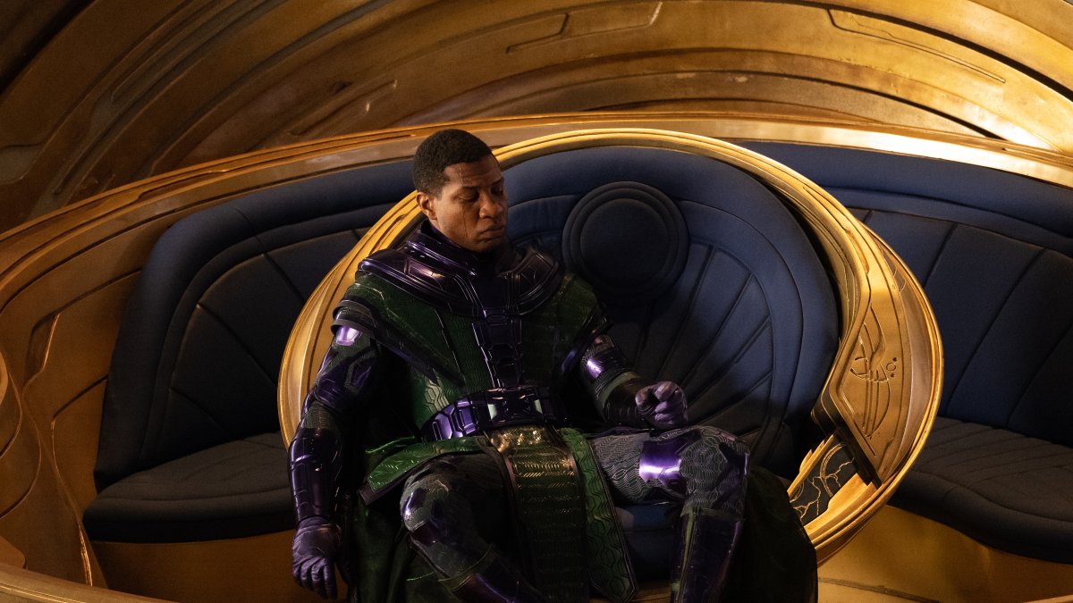 Jonathan Majors como Kang.