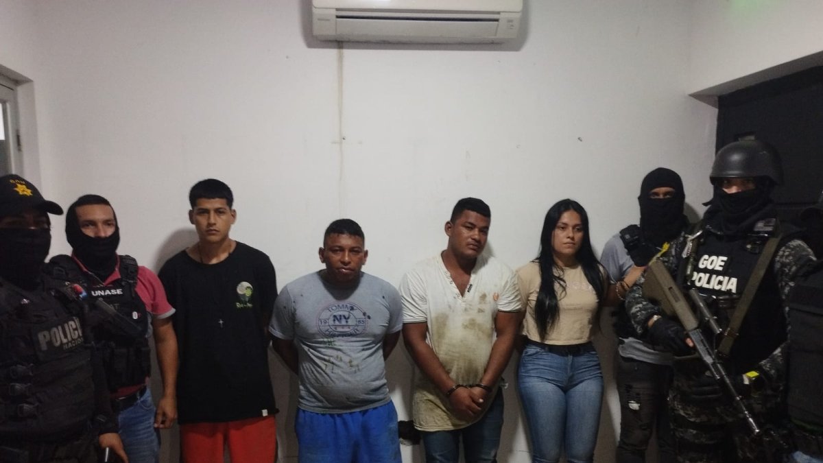 Naranjito. Las cuatro personas que fueron detenidas tras operativo.