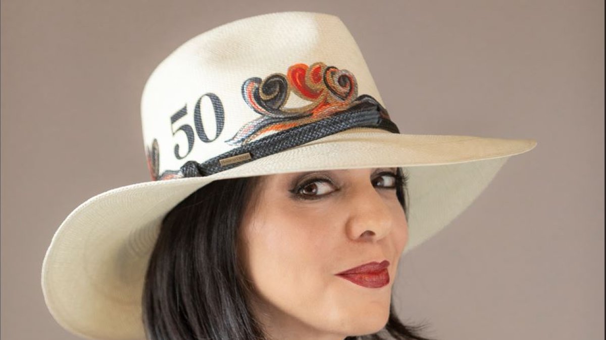 Apasionada por el arte y la belleza, está segura que la clave del éxito está en la gratitud.