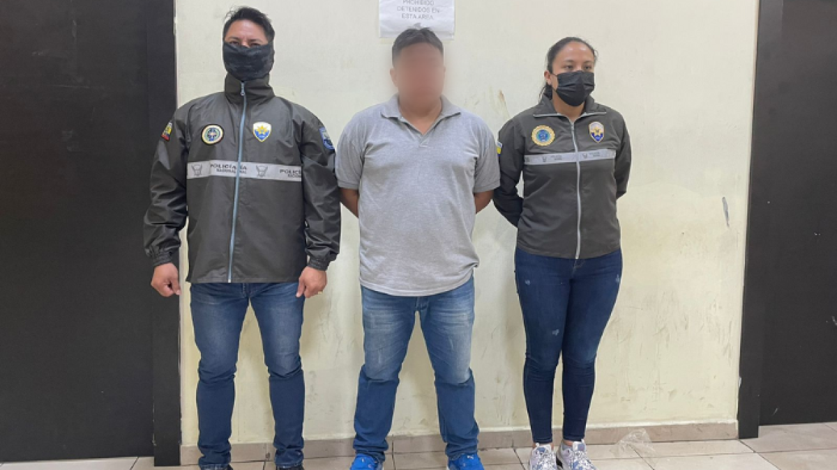 El sospechoso, Jimmy Ramírez, fue puesto a órdenes de las autoridades y las evidencias llevadas al Centro de Acopio de la Policía Judicial.