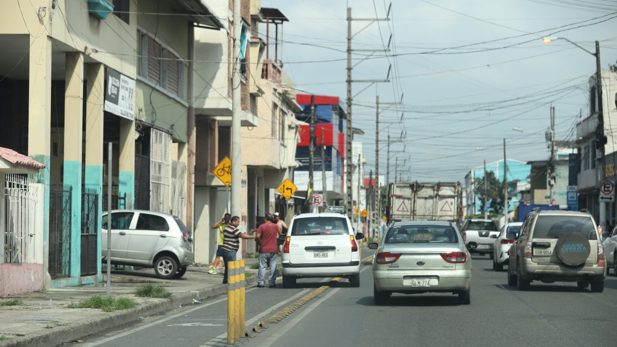 En Capitán Nájera y la Novena se invade el carril de la ciclovía.