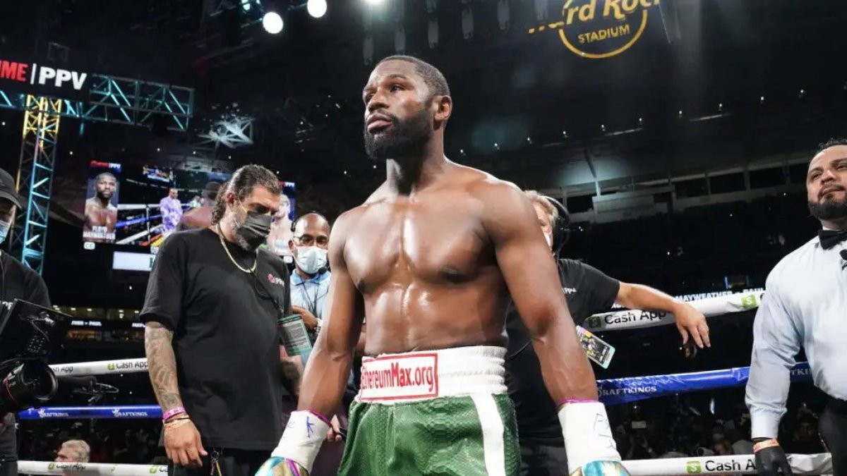 Floyd Mayweather suma ya seis exhibiciones luego de su retiro del boxeo profesional.