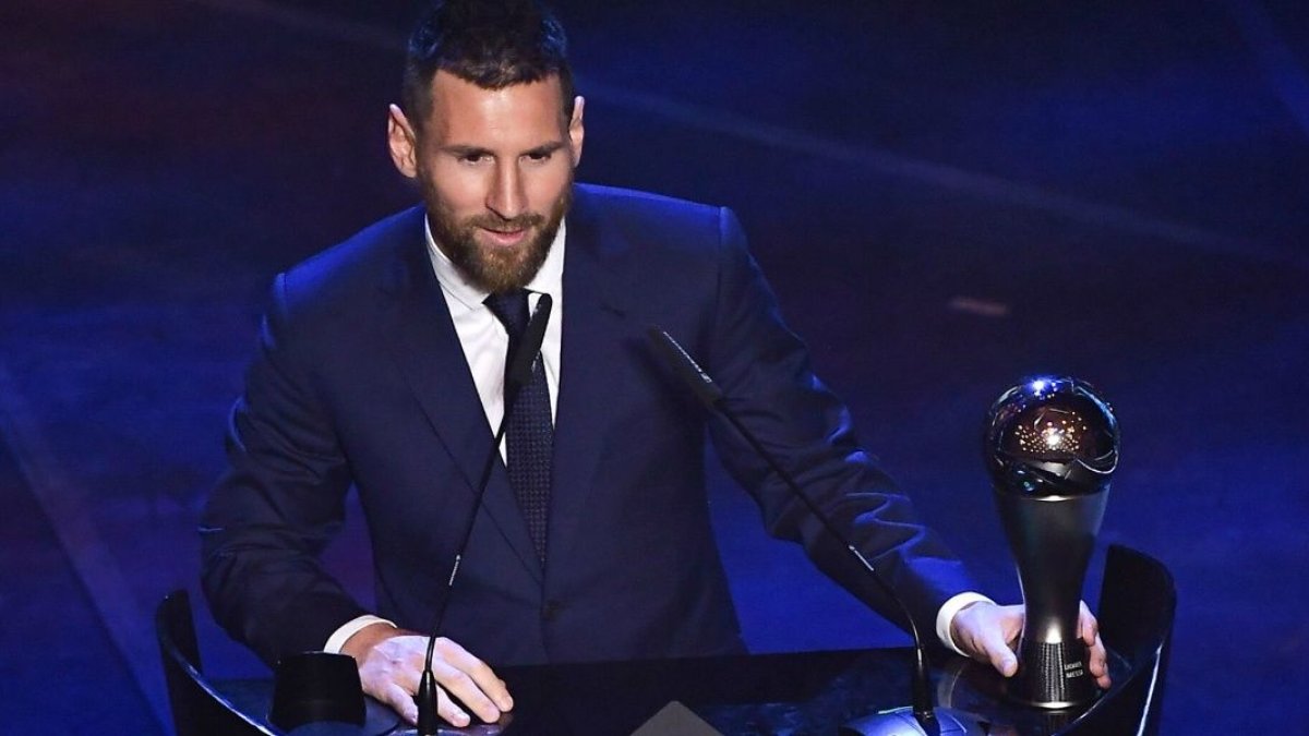 El astro argentino Lionel Messi es el gran favorito a llevarse el galardón debido a su actuación en el Mundial de Qatar, donde se coronó campeón y fue nombrado el mejor jugador del certamen.