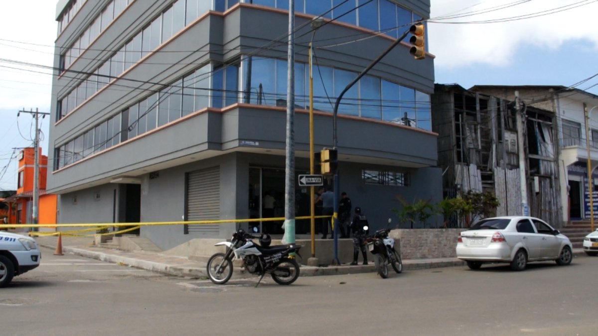 En este edificio se dio la alarma de la bomba.