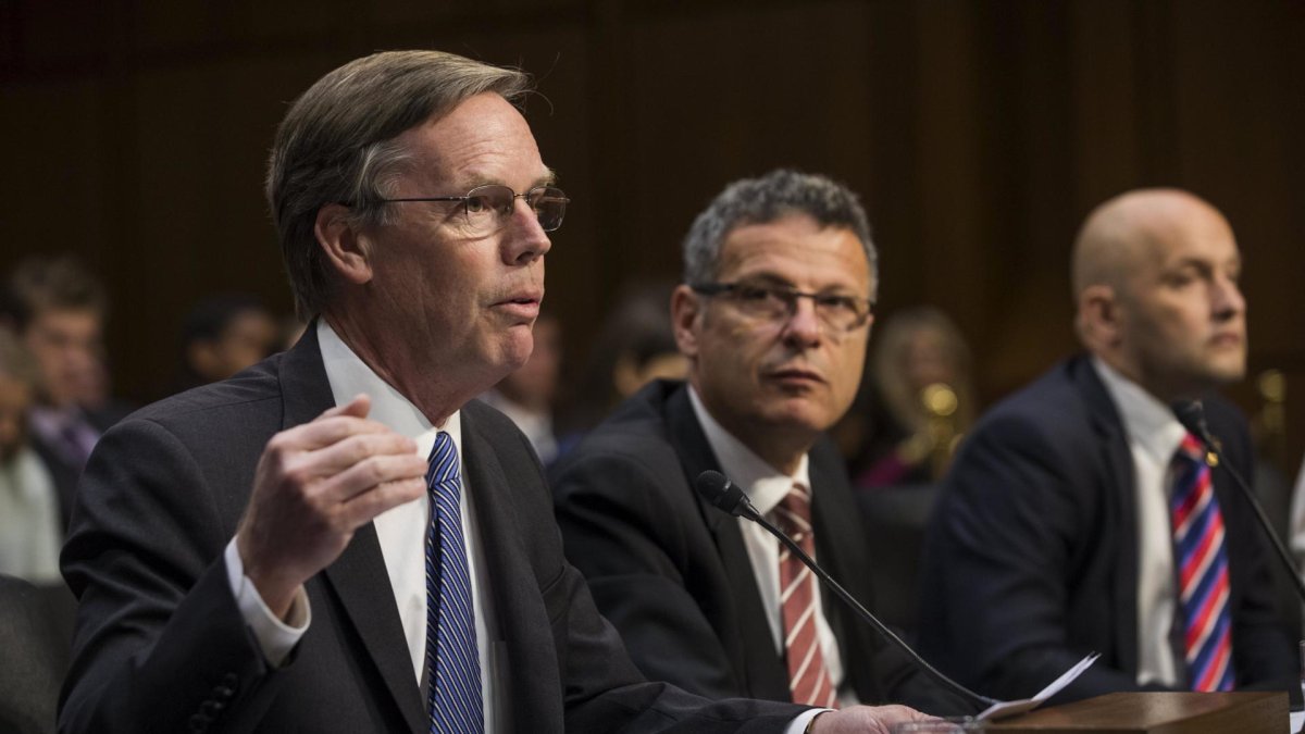 El embajador de Estados Unidos en China, Nicholas Burns (i), en una fotografía de archivo.