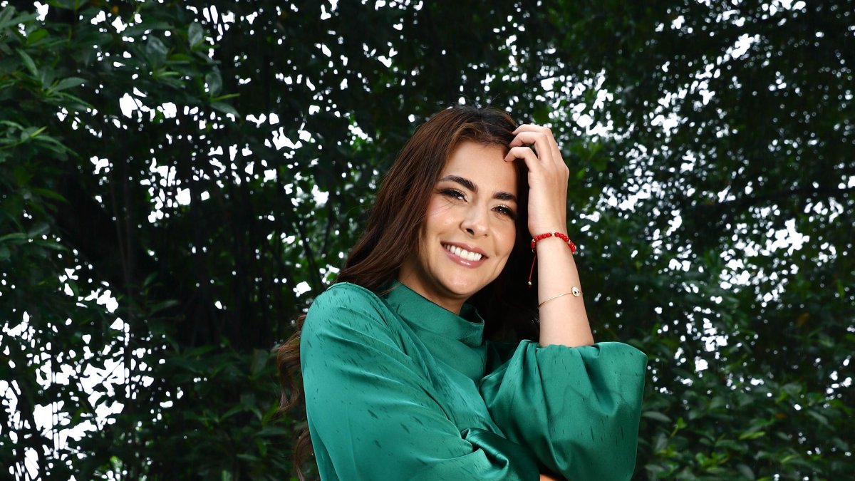 Meche Chévez, ingeniera comercial cuya mayor pasión es el periodismo deportivo.