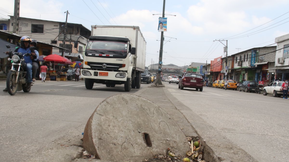 El problema se presenta en la avenida Casuarina, a pocos metros de un UPC.